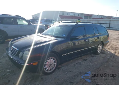 2001 Mercedes-Benz E 320 z USA, uszkodzony, nr VIN WDBJH65J91B361037